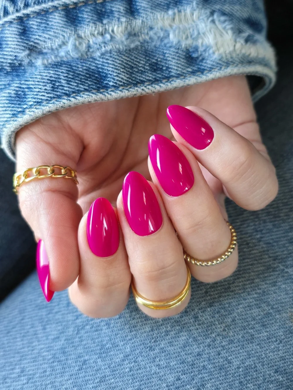 Red Aspen Nail Dashes Press-On Nails — Vibrant Pink Almond Set